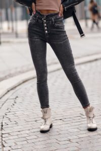 Denim jeans with high waist with