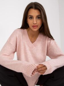 Light pink knitted classic sweater