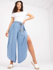 Blue wide trousers in high-waisted fabric