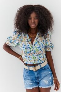 Lady's short blouse with floral print
