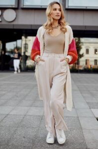 Elegant high-waisted trousers in