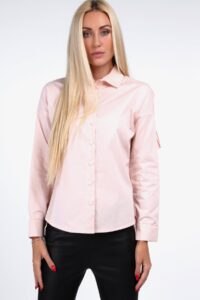 Powder shirt with pleated