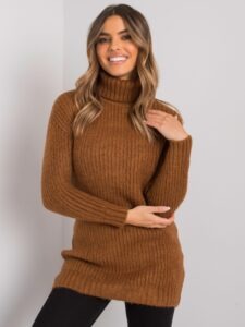 Brown sweater with long turtleneck from