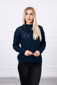 Sweater with high neckline and diamond