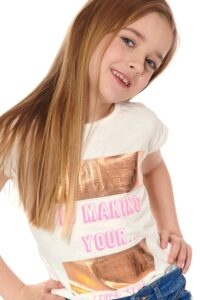 Girl's T-shirt with cream