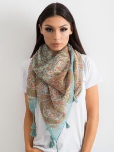 Scarf with fringe and