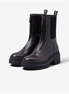 Black Ankle Boots on Pepe Jeans