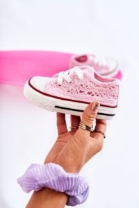 Children's sneakers with lace