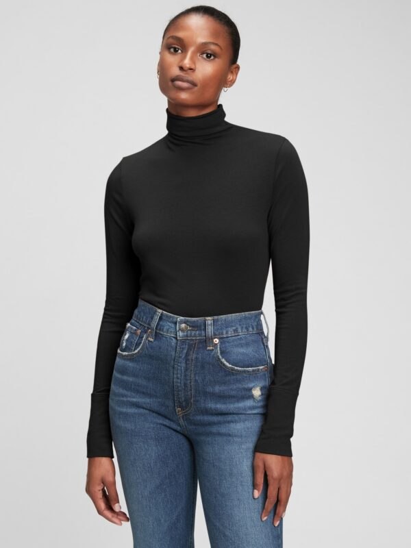GAP T-shirt with turtleneck funnel