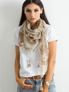Scarf with fringe and