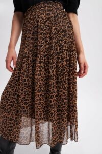 Gusto Leopard Patterned Pleated Skirt