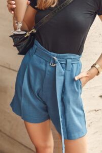 Loose shorts with blue