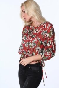 Blouse with red