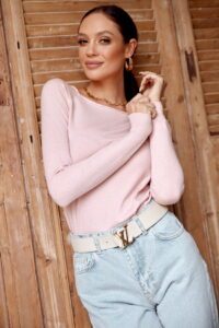 Basic knitted blouse with