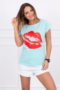 Blouse with mint lip
