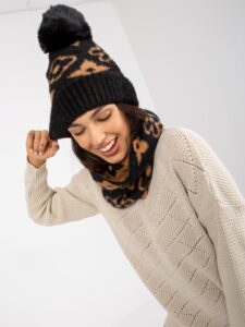 Lady's black-camel winter cap