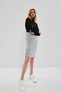 Monochrome skirt with edging