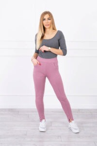 Trousers with slit on leg