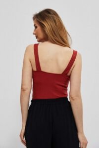 Ribbed top with wide shoulder