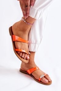 Women's lacquered flip-flops orange