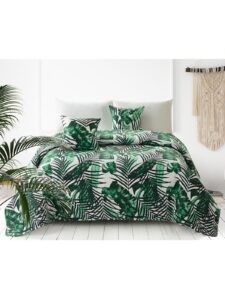 Edoti Quilted bedspread with palms