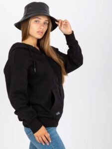 Black sweatshirt with zippered