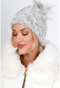 Lady's winter cap with pompom