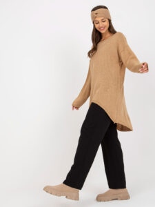 Oversize camel sweater with longer
