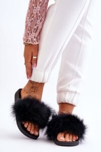 Women's rubber slippers with fur