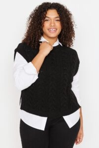 Trendyol Curve Plus Size Sweater Vest -