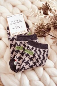 Women's warm socks with vertical patterns