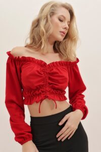 Trend Alaçatı Stili Women's Red Madonna Collar Low-Cut Off