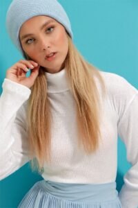 Trend Alaçatı Stili Women's White Turtleneck Corduroy