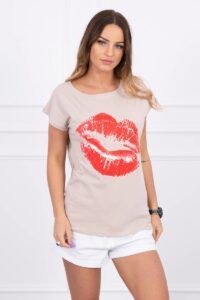 Blouse with beige lip