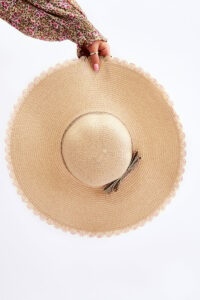 Lady's ruffle hat