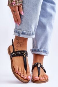 Women's sandals with chain
